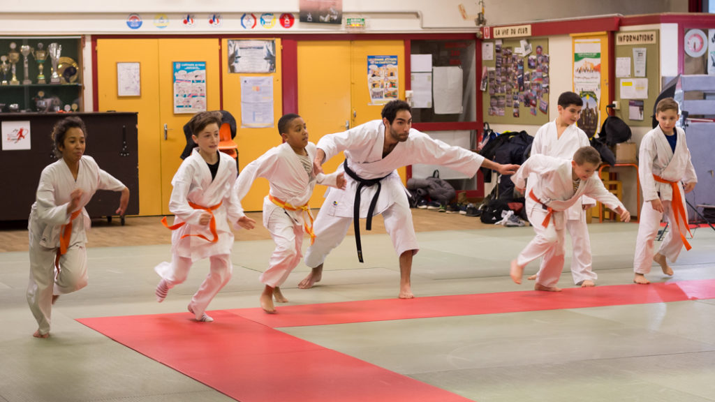 Cours adolescent Ecole Yonnaise de Karaté